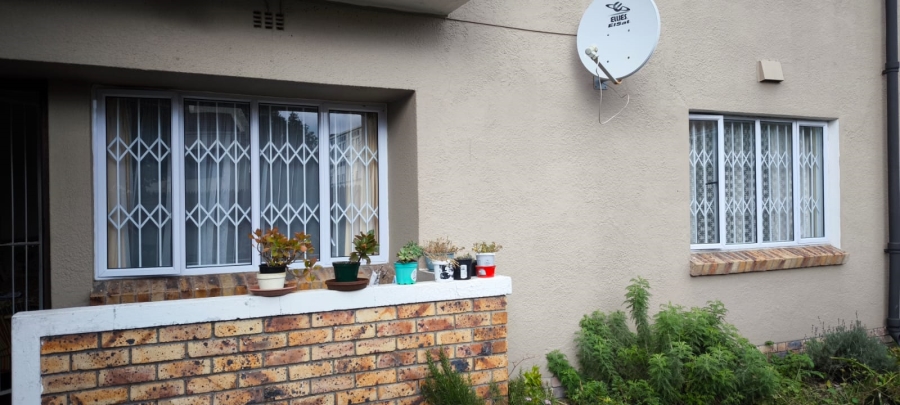 1 Bedroom Property for Sale in Kenilworth Western Cape